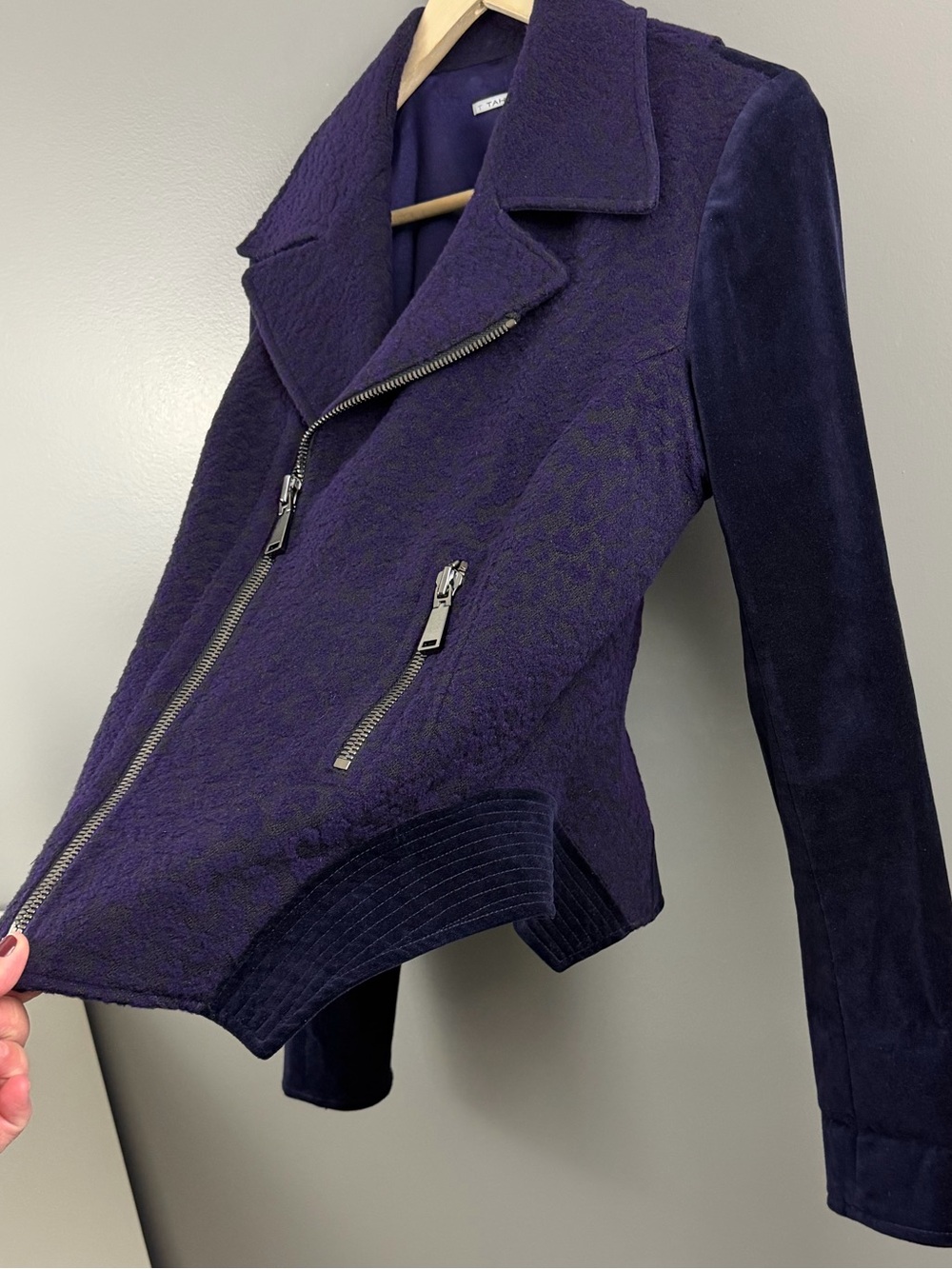 T Tahari Motto Style Wool Blend Velvet Sleeve Jacket Purple Size 12 - Picture 7 of 16